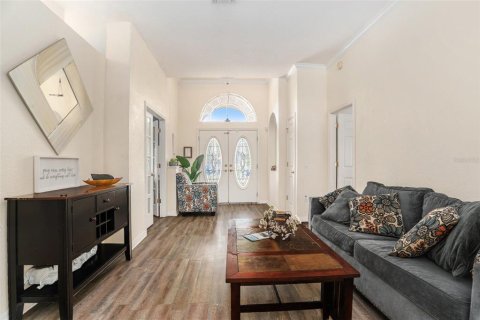 House in Spring Hill, Florida 3 bedrooms, 189.99 sq.m. № 1612625 - photo 5