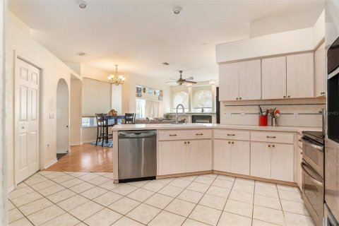 House in Spring Hill, Florida 3 bedrooms, 189.99 sq.m. № 1612625 - photo 14