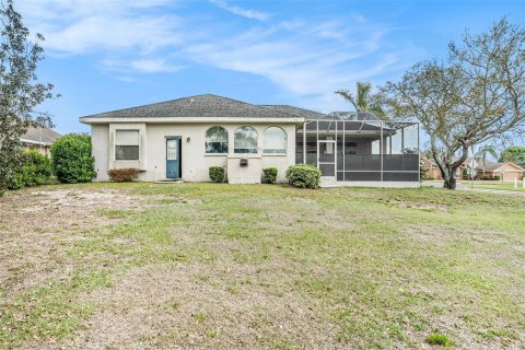 House in Spring Hill, Florida 3 bedrooms, 189.99 sq.m. № 1612625 - photo 27