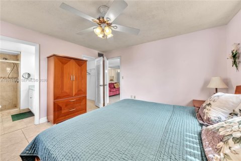 Condo in Sunrise, Florida, 2 bedrooms  № 2075331 - photo 24
