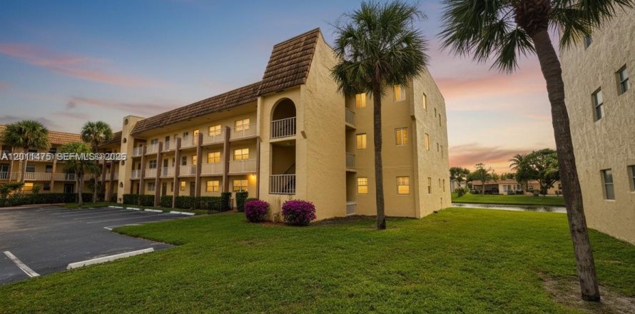 Condo in Sunrise, Florida, 2 bedrooms  № 2075331