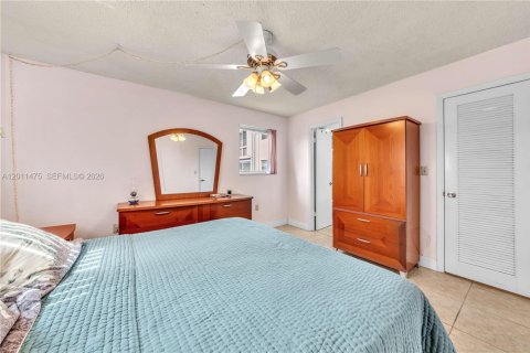 Condo in Sunrise, Florida, 2 bedrooms  № 2075331 - photo 22