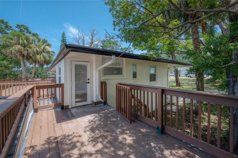 House in New Port Richey, Florida 5 bedrooms, 355.82 sq.m. № 1797174 - photo 22