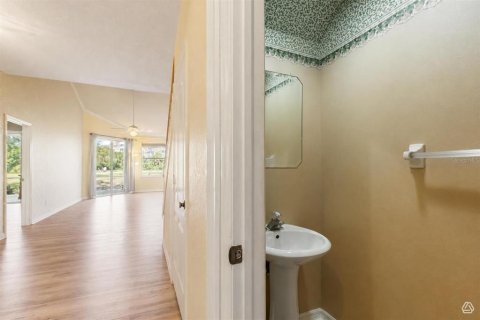 Townhouse in Largo, Florida 4 bedrooms, 189.61 sq.m. № 2378346 - photo 7