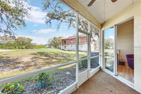 Townhouse in Largo, Florida 4 bedrooms, 189.61 sq.m. № 2378346 - photo 17