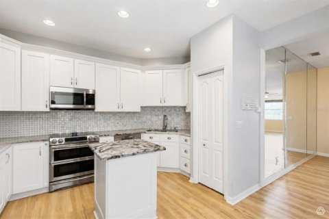 Townhouse in Largo, Florida 4 bedrooms, 189.61 sq.m. № 2378346 - photo 10