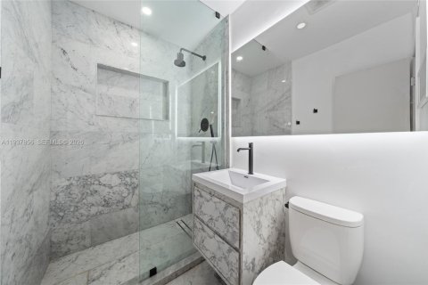 Villa ou maison à vendre à North Miami, Floride: 4 chambres, 148.18 m2 № 1995761 - photo 19