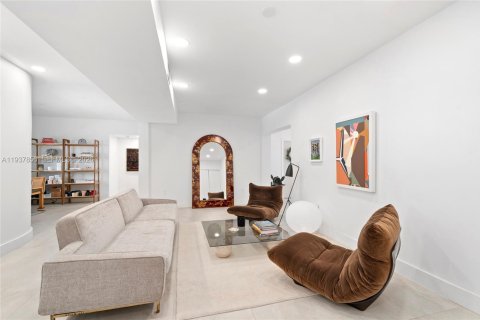 Villa ou maison à North Miami, Floride 4 chambres, 148.18 m2 № 1995761