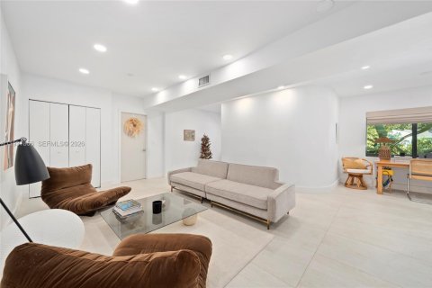 Villa ou maison à vendre à North Miami, Floride: 4 chambres, 148.18 m2 № 1995761 - photo 3