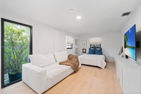 Villa ou maison à vendre à North Miami, Floride: 4 chambres, 148.18 m2 № 1995761 - photo 15