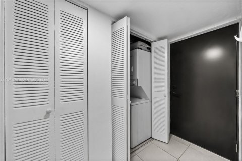 Condominio en venta en Miami Beach, Florida, 2 dormitorios, 92.44 m2 № 2007497 - foto 16