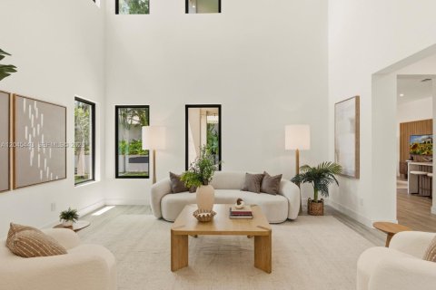 House in Hollywood, Florida 5 bedrooms, 372.17 sq.m. № 2173659 - photo 12