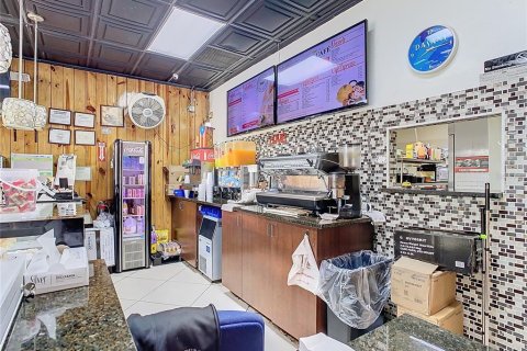 Propiedad comercial en venta en Davenport, Florida, 130.06 m2 № 1256057 - foto 13