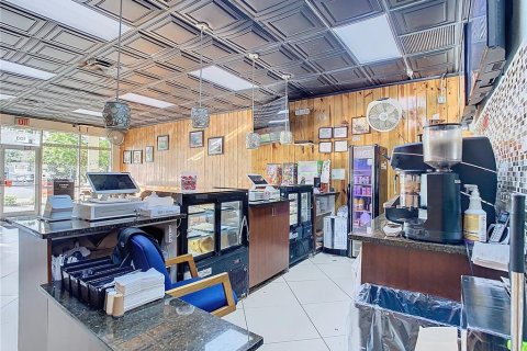 Propiedad comercial en venta en Davenport, Florida, 130.06 m2 № 1256057 - foto 12