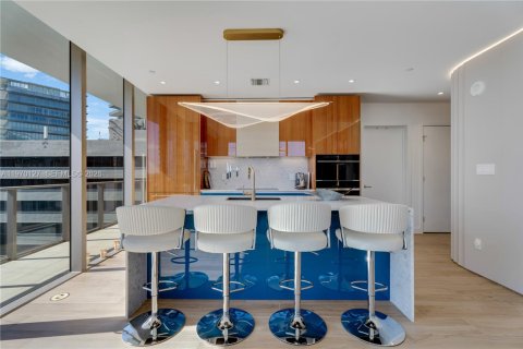 Condo in Miami, Florida, 2 bedrooms № 2030837 - photo 8