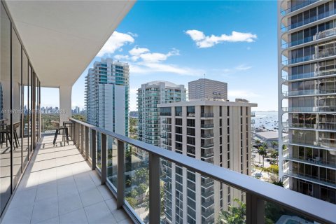 Condo in Miami, Florida, 2 bedrooms № 2030837 - photo 24