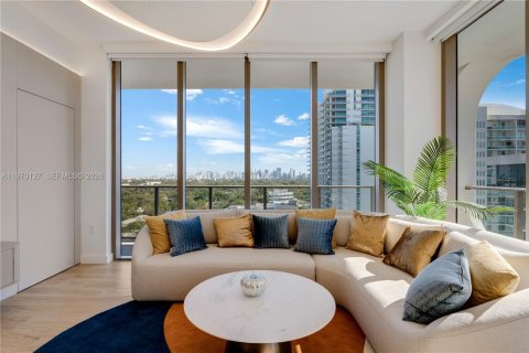 Condo in Miami, Florida, 2 bedrooms № 2030837 - photo 9