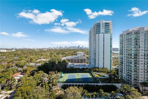 Condo in Miami, Florida, 2 bedrooms № 2030837 - photo 27