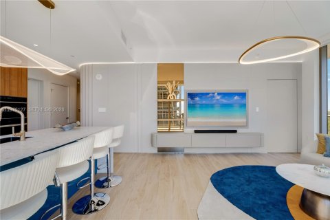 Condo in Miami, Florida, 2 bedrooms № 2030837 - photo 4