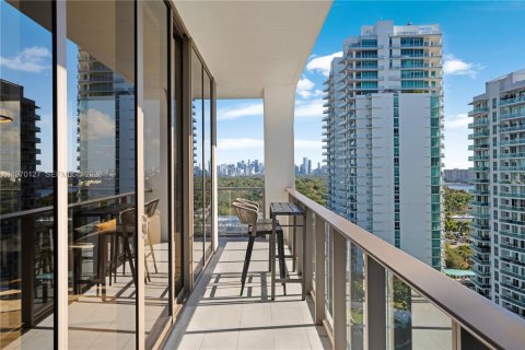 Condo in Miami, Florida, 2 bedrooms № 2030837 - photo 26