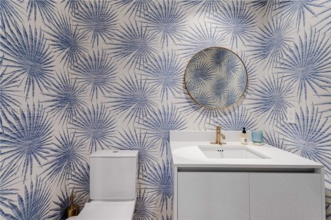 Condo in Miami, Florida, 2 bedrooms № 2030837 - photo 23