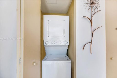 Copropriété à vendre à Sunny Isles Beach, Floride: 1 chambre, 91.97 m2 № 1979255 - photo 7