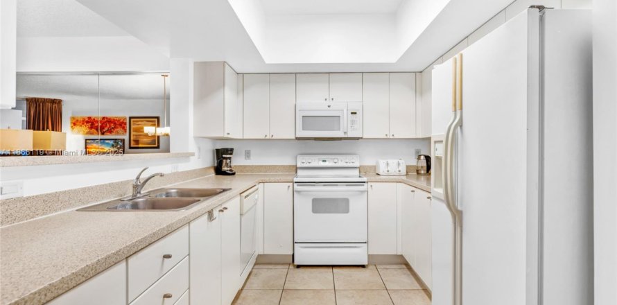 Condo à Sunny Isles Beach, Floride, 1 chambre  № 1979255