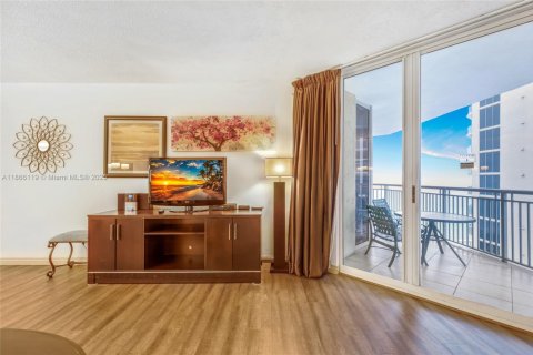 Copropriété à vendre à Sunny Isles Beach, Floride: 1 chambre, 91.97 m2 № 1979255 - photo 15