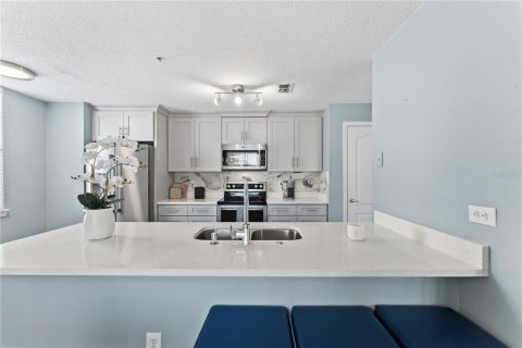 Condo in Orlando, Florida, 2 bedrooms  № 1717554 - photo 3