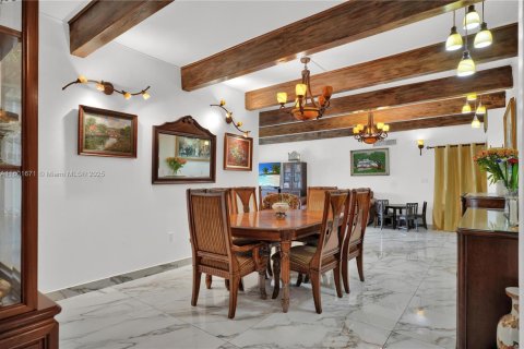 Copropriété à louer à North Miami Beach, Floride: 4 chambres, 233.93 m2 № 1715448 - photo 3