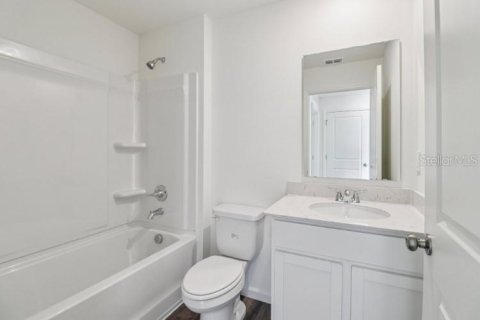 House in Palm Bay, Florida 4 bedrooms, 180.32 sq.m. № 2239520 - photo 15