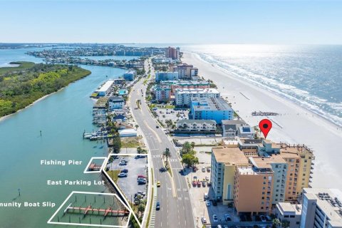 Condo in Indian Shores, Florida, 1 bedroom № 2142529 - photo 2