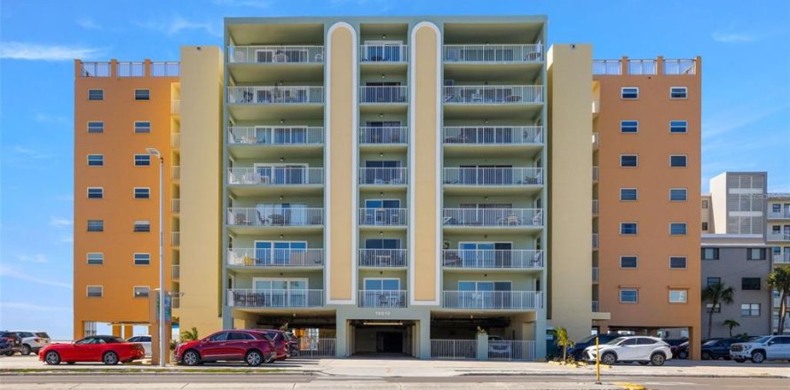 Condo in Indian Shores, Florida, 1 bedroom № 2142529