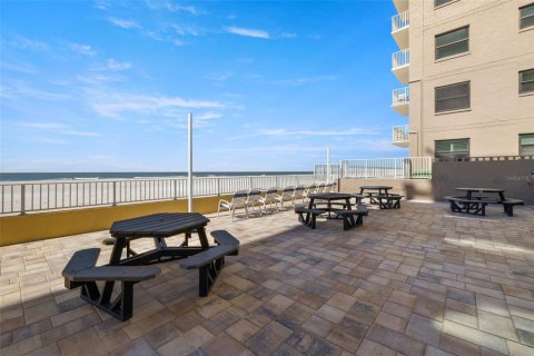 Condo in Indian Shores, Florida, 1 bedroom № 2142529 - photo 28