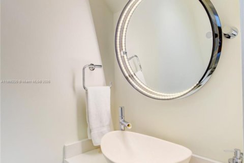 Copropriété à vendre à Miami Beach, Floride: 2 chambres, 192.31 m2 № 1892907 - photo 22