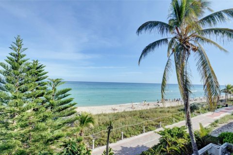 Copropriété à vendre à Miami Beach, Floride: 2 chambres, 192.31 m2 № 1892907 - photo 1