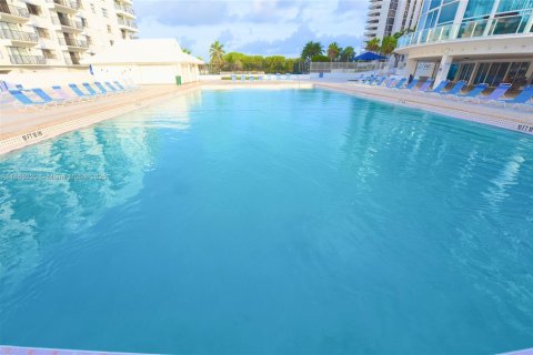 Copropriété à vendre à Miami Beach, Floride: 2 chambres, 192.31 m2 № 1892907 - photo 29