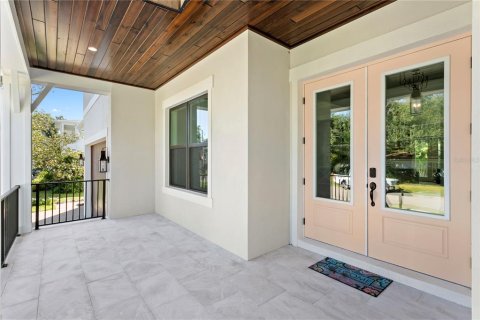 House in Tampa, Florida 6 bedrooms, 467.67 sq.m. № 1767042 - photo 8