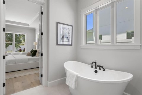 House in Tampa, Florida 5 bedrooms, 467.67 sq.m. № 1767042 - photo 19