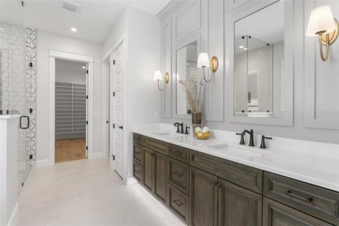 House in Tampa, Florida 5 bedrooms, 467.67 sq.m. № 1767042 - photo 17
