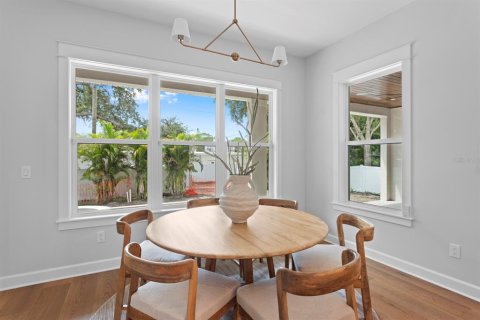 House in Tampa, Florida 6 bedrooms, 467.67 sq.m. № 1767042 - photo 25
