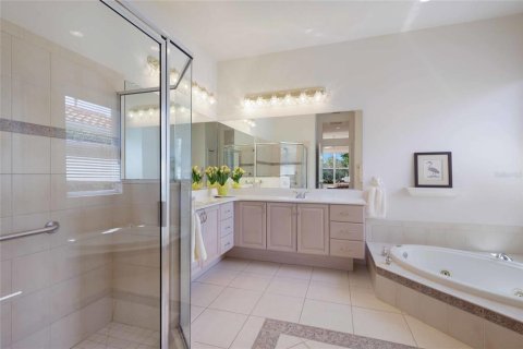 Villa ou maison à vendre à Lakewood Ranch, Floride: 3 chambres, 235.79 m2 № 2151743 - photo 19