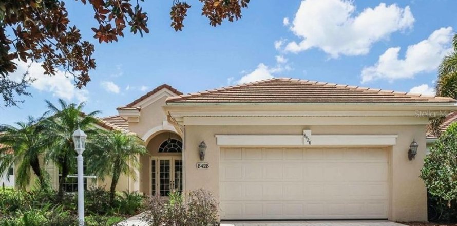 Villa ou maison à Lakewood Ranch, Floride 3 chambres, 235.79 m2 № 2151743