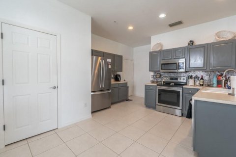 Touwnhouse à vendre à Naples, Floride: 3 chambres, 159.33 m2 № 1761255 - photo 3