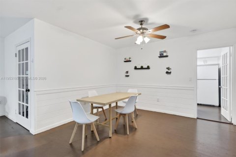 Commercial property in Coral Gables, Florida 346.15 sq.m. № 2010528 - photo 7