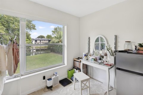 Commercial property in Coral Gables, Florida 346.15 sq.m. № 2010528 - photo 28