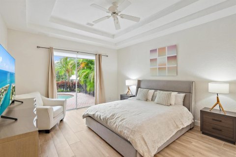 Casa en venta en West Palm Beach, Florida, 3 dormitorios, 271.92 m2 № 2248475 - foto 16