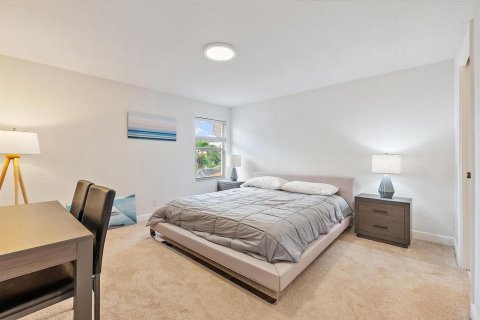 Casa en venta en West Palm Beach, Florida, 3 dormitorios, 271.92 m2 № 2248475 - foto 23
