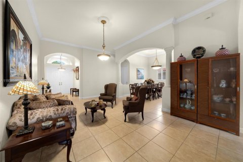 Casa en venta en Cutler Bay, Florida, 4 dormitorios, 231.88 m2 № 1996933 - foto 8