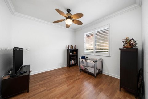 Casa en venta en Cutler Bay, Florida, 4 dormitorios, 231.88 m2 № 1996933 - foto 29